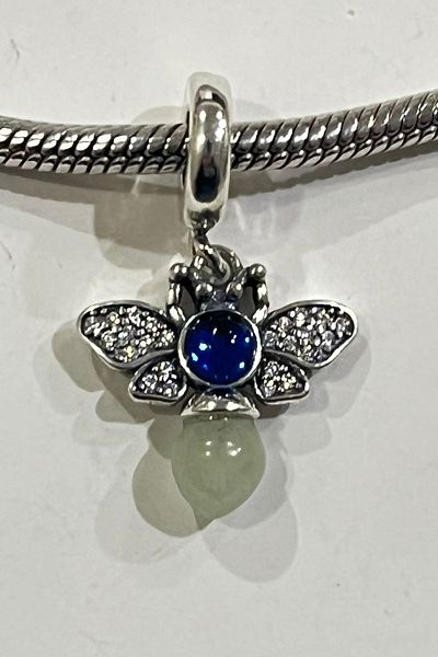 Fubena Glow-In-The-Dark Queen Firefly Charm