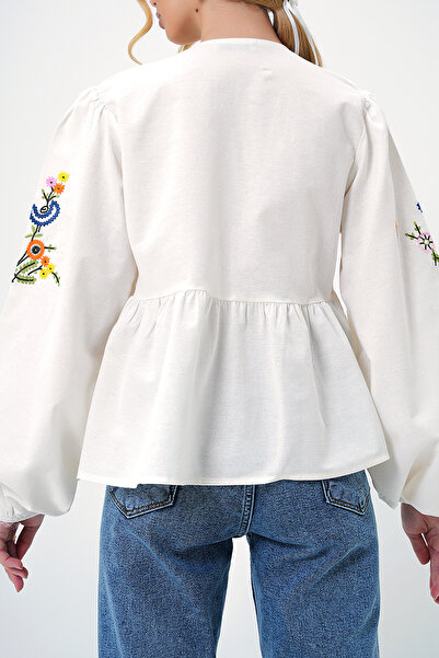 VAGGON Women's Ecru V-Neck Lacing Detailed Embroidery Embroidered Woven Blouse Prmx13367