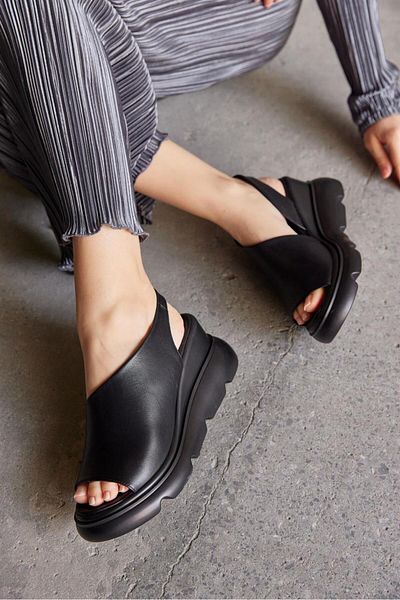 NILUFARR Heidi Black Genuine Leather Thick Soled Women's Sandals