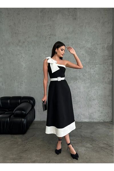 Afiş Butik Negru Alb Detaliu Auriu Guler Cămașă Scurtă - Rochie Lungă