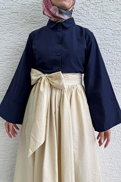 MELEK ARAZ Мінімалістична оверсайз сорочка з рукавами-крилами з попліну для жінок - темно-синя