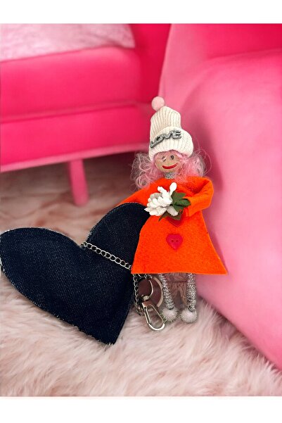 Bukiro Çanta aksesuarı  çiçek taşıyan kız çanta charmı bebek charm ve kalp anahtarlık tasarım anahtarlık