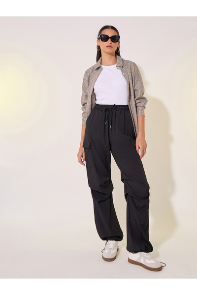 Take Two By Styli بنطال كارجو سادة متوسط الارتفاع وواسع الساق