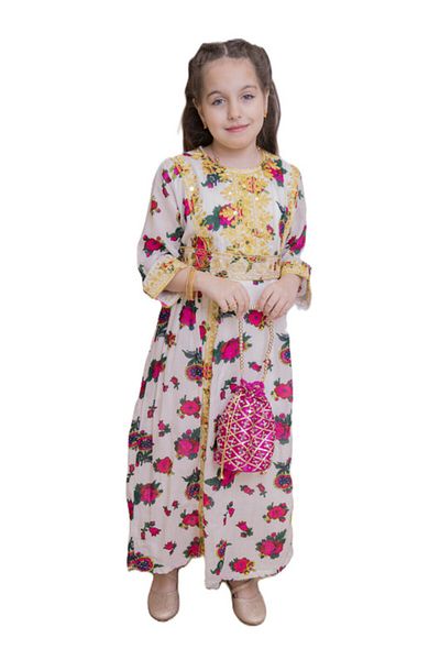 outline An elegant white Shalky children's jalabiya that combines simplicity and elegance.