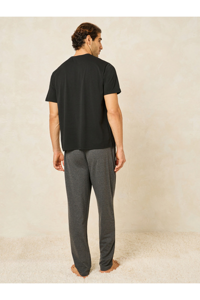 Styli Slogan Print T-Shirt & Solid Pyjama Set