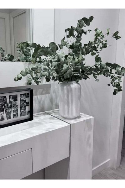 3D Brothers Simple and Sophisticated Flower Holder