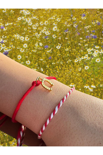 Menar Tasarım سوار Marteniçka سوار الحظ سوار الرغبات مع رمز الحظ والحظ على شك...