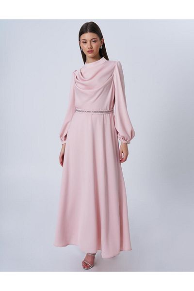 Kayra Σατέν Φόρεμα Degaje Collar σε πούδρα