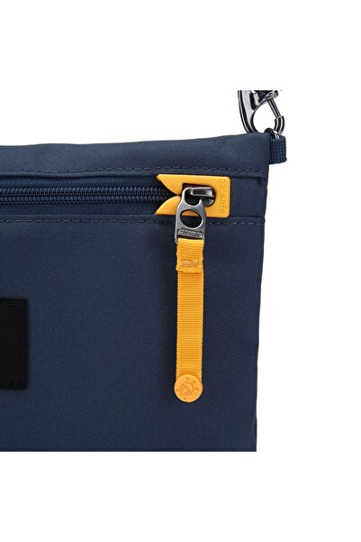 Pacsafe Go Shoulder bag RFID protection 24 cm