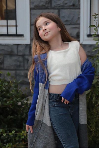 Hilal Akıncı Kids Tricotaj scris pentru fete Cardigan Crop Pulover Pantaloni denim Set 3 piese