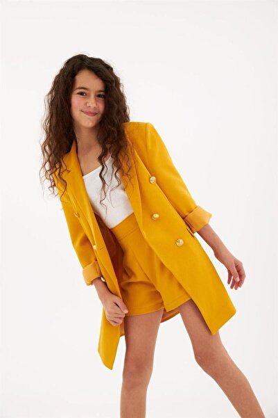 Hilal Akıncı Kids Jachetă pentru fetiță cu nasturi aurii, pantaloni scurți colorați, set de 2 piese