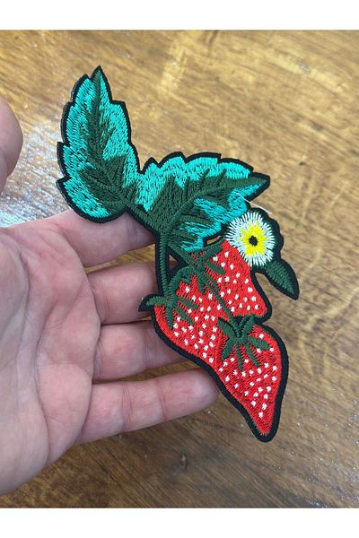 Gönülden Tasarım Iron-On Embroidery Process Flowery Strawberry Coat Sewing Applique 15X8 cm