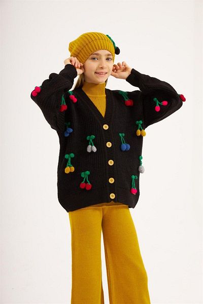 Hilal Akıncı Kids Cardigan alb brodat cu cireșe pentru fete Saks Tricoturi Badi Pantaloni Beanie Set 4 piese