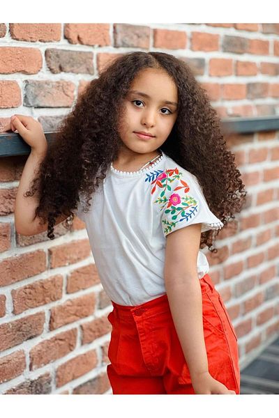 Hilal Akıncı Kids Girl's Embroidered White Blouse Colorful Collared Shorts Hat 3-Piece Set
