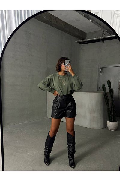 Miss Prova Pleated Faux Leather Shorts Misssr24433