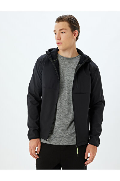 Koton Spor Ceket Kapşonlu Uzun Kollu İçi Şardonlu Fermuarlı Cep Detaylı Paraşüt Kumaş