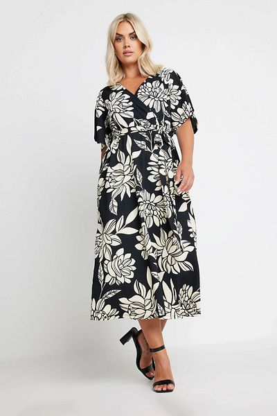 Stil Diva Plus Size Short Sleeve V Neck Belted Wrap Dress 137987
