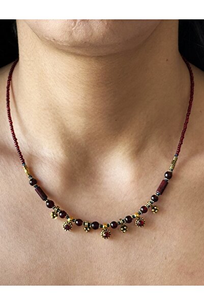 dela otantik قلادة حمراء مصنوعة يدويًا - خرز زجاجي، نحاس ومجوهرات أصلية باللو...