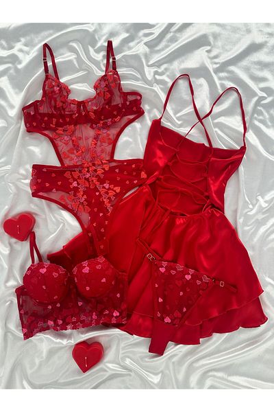 Lena Homewears Set de lenjerie de corp din satin roșu, 4 piese, cu model de inimă, Lenjerie de corp.