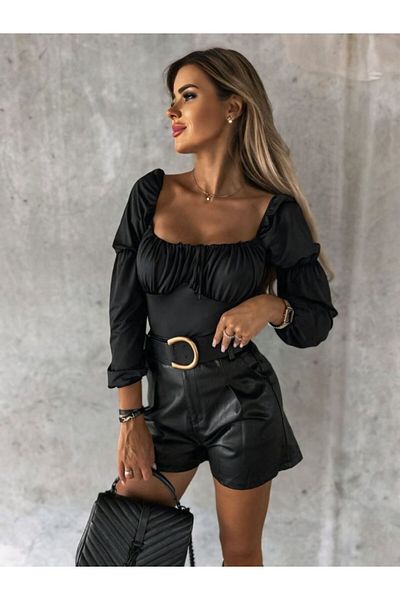 JANES Μακρυμάνικο τετράγωνο γιακά - Sandy γυναικεία μπλούζα με λεπτομέρεια στο στήθος