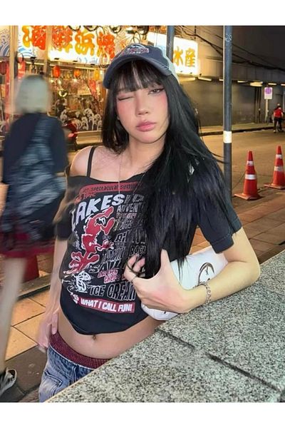 Köstebek Tricou negru cu mânecă scurtă, cu bretele decupate pe umăr