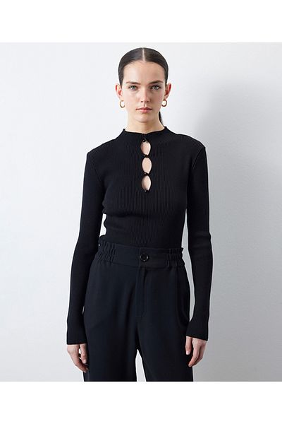 İpekyol Strickmode mit Cut-outs und Knöpfen