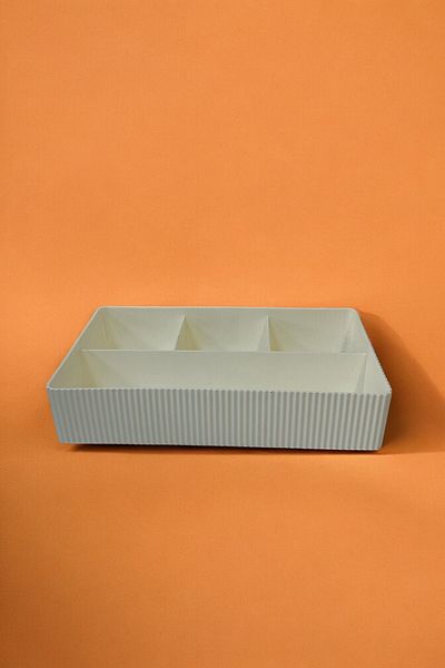 Hesaplı Kasa Organizer τεσσάρων διαμερισμάτων στρώματος, οργάνωση συρταριών, οργάνωση εσωτερικού ντουλαπιού, λευκό
