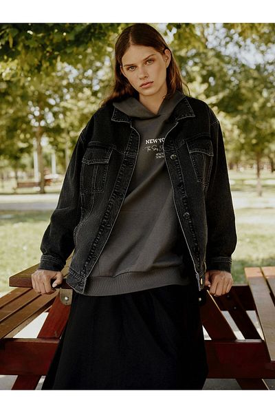 LC Waikiki Дамско дънково яке с черна риза и голяма яка LCW Modest