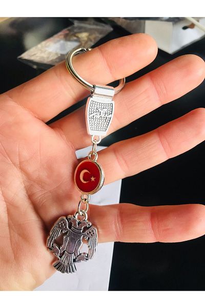 mykhediyevesanatatölyesi Metal Keychain with Seljuk Emblem and Turkish Flag Stylish and Durable Design