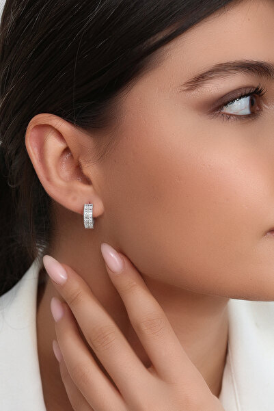 Gümüş Vadisi Kadın 925 Ayar Gümüş Zirkon Taşlı Küpe