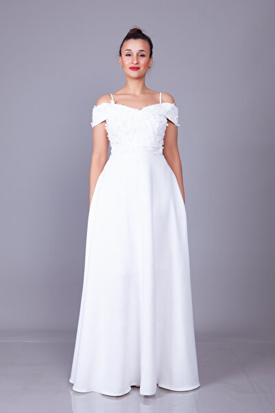 NO48 Beyaz Çiçekli Tül Detay Düşük Omuz Askılı Kayık Yaka Maxi Boy Kloş Abiye Elbise