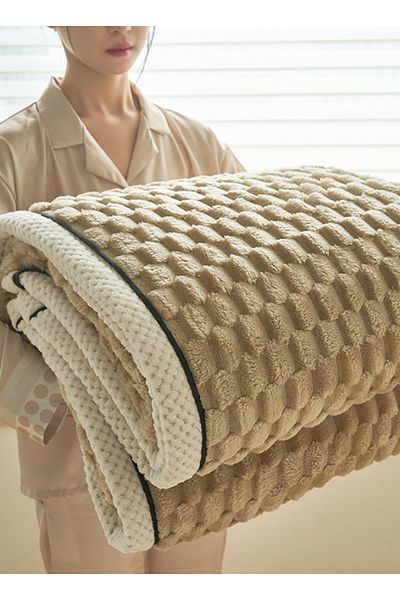 sharpdo Light Luxury Short Hair Thickened Blanket, Suitable for Office Nap Blanket Sofa Blanket
