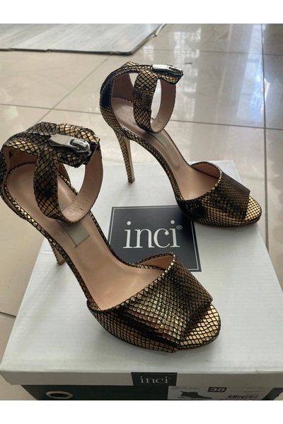 İnci İnci topuklu ayakkabı