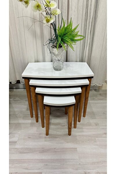 Dekor Beyaz renk siyah şeritli ve ceviz ayakları ile şık ve sade 4’lü Sehpa