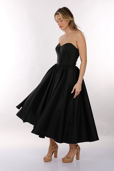 DORİ Doridorca Strapless Sweetheart Γυναικείο βραδινό φόρεμα με χνουδωτό σατέν μίντι μήκους 2246064