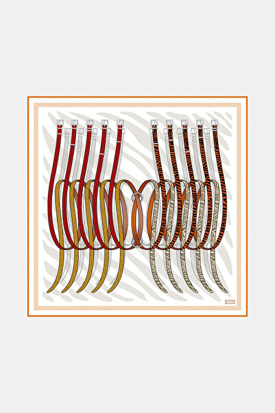 Vakko وشاح من نسيج التويل منقوش باللون البرتقالي