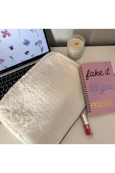 PLUSH STUDIO White Toscase 13-13.3-14Inch 36X26Cm Bag for MacBook and Laptop