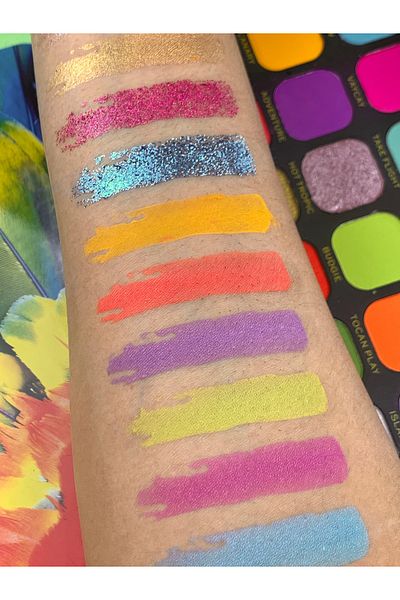MAKEUP REVOLUTION Forever Flawless Bird Of Paradise