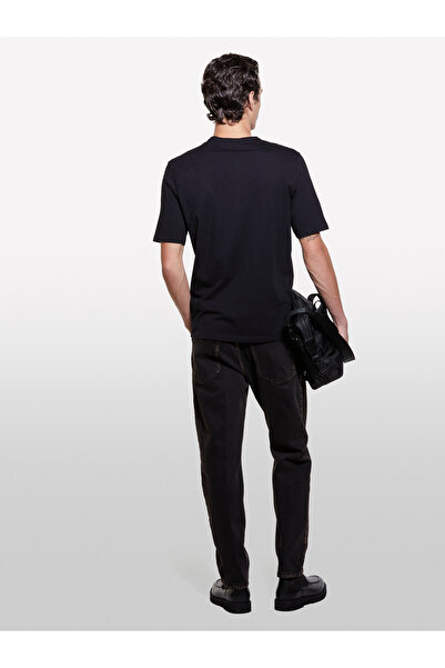 Sisley Ανδρικό μπλουζάκι μαύρο 100% βαμβακερό κανονικής εφαρμογής με λεπτομέρεια τσέπης στο στήθος