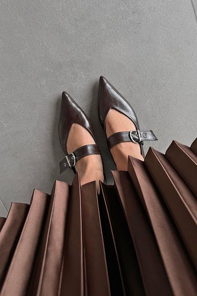 STRASWANS Pansy Women's Belt - Wrinkled Leather Ballerina Brown Details