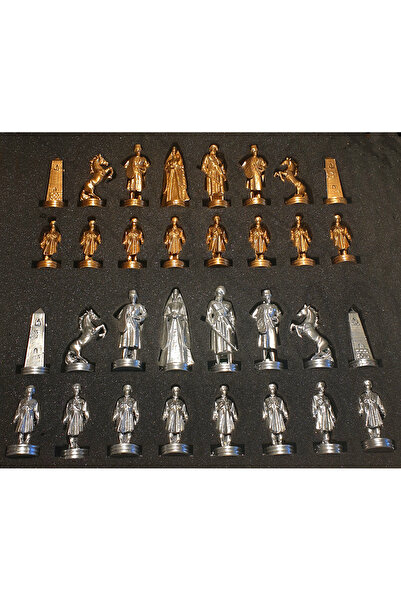 MOD10 Kafkas-çerkes-adige Figürlerinden Oluşan Satranç Takımı