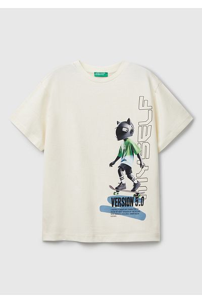 United Colors of Benetton Tricou cu imprimeu ecru pentru băiat cu etichetă cu logo pe spate
