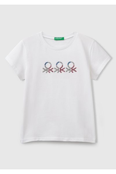 United Colors of Benetton تي شيرت بناتي أبيض اللون مطبوع عليه شعار لامع