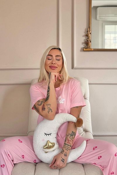 Pijamaevi Set de pijamale pentru femei cu mânecă scurtă din bambus cu model B roz