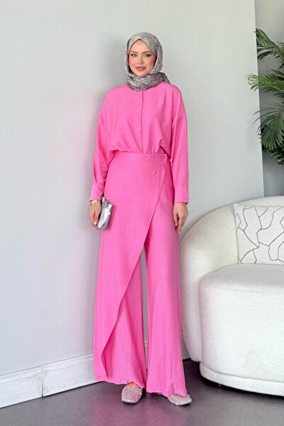 Hazamoda Costum roz Seray cu mantie