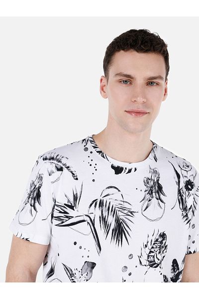 Colin's Regular Fit Round Neck Printed Men's White Short Sleeve T-Shirt