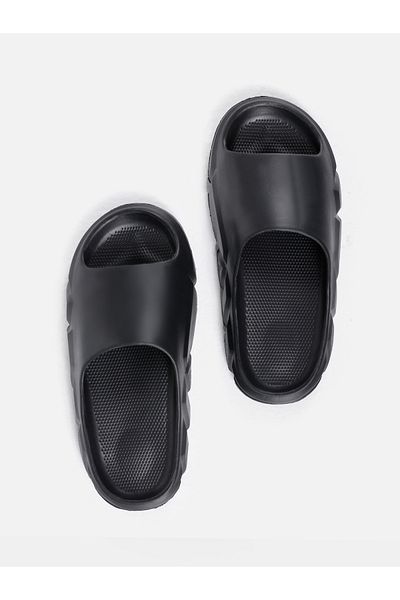 Colin's Men's Black Slippers