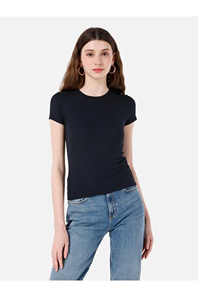 Colin's Γυναικείο κοντομάνικο μπλουζάκι με λεπτή εφαρμογή με λαιμόκοψη Cl1068560