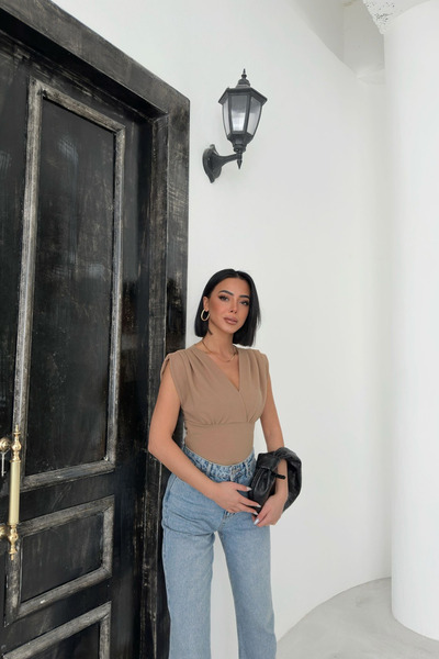 Aventien Vatka Görünümlü V Yaka Bluz