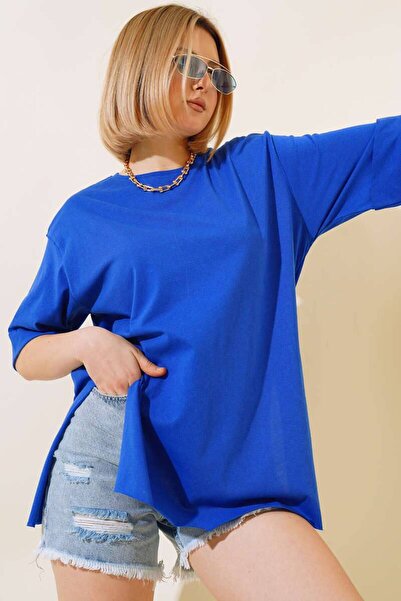 By Kuzey Aras Голяма тениска от трико със странични цепки - удобна, стилна и ...